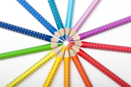 Color pencils aimed to the center Photographie de stock - Aubaine LD & Abonnement, Code: 400-06917415