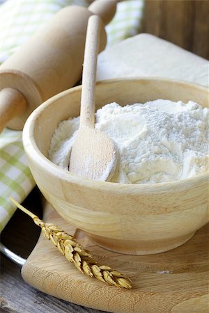 simsearch:400-07317346,k - white flour in a wooden bowl - rustic style Stock Photo - Budget Royalty-Free & Subscription, Code: 400-06919691