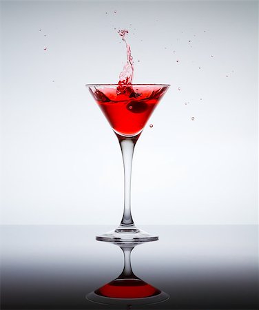 simsearch:400-06409646,k - classic contemporary cocktail with display on the mirror Stock Photo - Budget Royalty-Free & Subscription, Code: 400-06911037