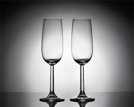 simsearch:400-06914465,k - Perfect glasses  for the champagne Fotografie stock - Microstock e Abbonamento, Codice: 400-06911032