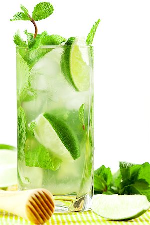 simsearch:400-07925229,k - Fresh mojito alcohol cocktail with lime and mint Stock Photo - Budget Royalty-Free & Subscription, Code: 400-06913363