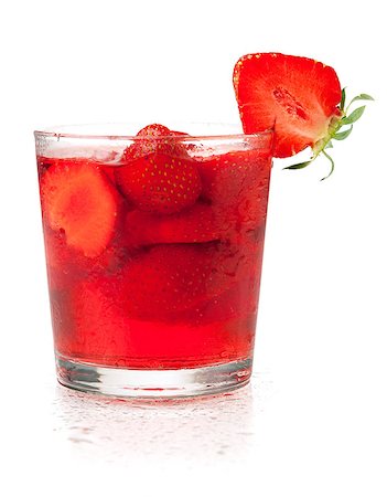 simsearch:400-06914721,k - Strawberry cocktail. Isolated on white background Foto de stock - Super Valor sin royalties y Suscripción, Código: 400-06913518