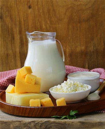 still life of dairy products (milk, sour cream, cheese, cottage cheese) Photographie de stock - Aubaine LD & Abonnement, Code: 400-06924368