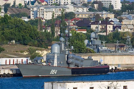 Project 1241 soviet "Tarantul"-class of missile corvette #954 "Ivanovets". (Black sea, Sevastopol, Crimea, Ukraine) Foto de stock - Super Valor sin royalties y Suscripción, Código: 400-06924482