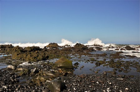 Surf of the Atlantic Ocean on the stony beach, Spain La Gomera Stockbilder - Microstock & Abonnement, Bildnummer: 400-06924601