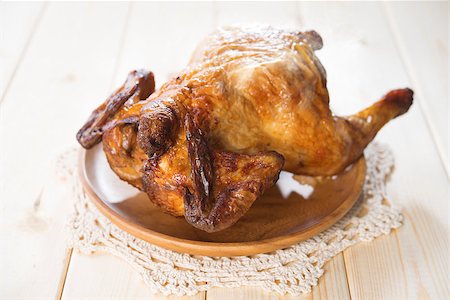 simsearch:400-06924800,k - Whole roast chicken on dining table. Foto de stock - Super Valor sin royalties y Suscripción, Código: 400-06924800