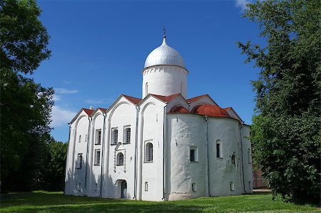 Church of the 16th century  in Novgorod. Russia Foto de stock - Super Valor sin royalties y Suscripción, Código: 400-06926842