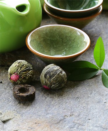 simsearch:400-04625122,k - set for a traditional tea drinking (teapot, cups and green tea) Foto de stock - Super Valor sin royalties y Suscripción, Código: 400-06928539