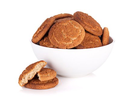 simsearch:400-07090594,k - Bowl of cookies. Isolated on white background Foto de stock - Super Valor sin royalties y Suscripción, Código: 400-06920116