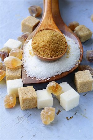 simsearch:400-04359670,k - Various kinds of sugar, brown, white and refined sugar Photographie de stock - Aubaine LD & Abonnement, Code: 400-06920788