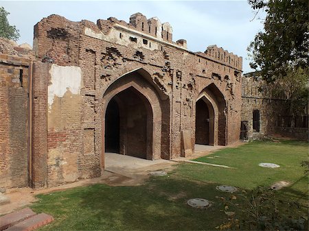 simsearch:400-04818378,k - The Kashmere Gate was one of 14 surrounding Shahjanhanabad and was rebuilt in 1838. It is so called because it was at the start of the road to Kashmir. Foto de stock - Super Valor sin royalties y Suscripción, Código: 400-06921869