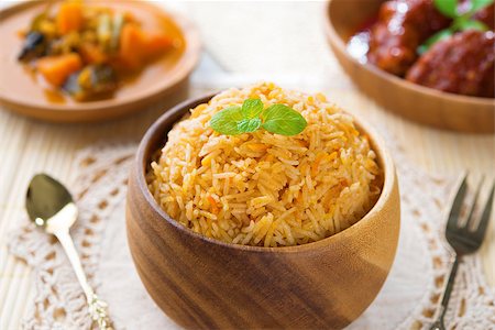 simsearch:400-08075728,k - Indian meal biryani rice or briyani rice and curry, fresh cooked, indian dish. Photographie de stock - Aubaine LD & Abonnement, Code: 400-06922066