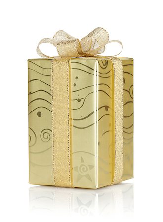 simsearch:400-04805110,k - Gift box with ribbon and bow. Isolated on white background Stock Photo - Budget Royalty-Free & Subscription, Code: 400-06923300