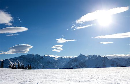 winter with ski slopes of kaprun resort next to kitzsteinhorn peak in austrian alps Foto de stock - Super Valor sin royalties y Suscripción, Código: 400-06944415