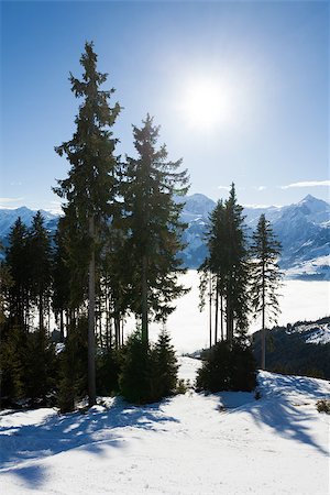 winter with ski slopes of kaprun resort next to kitzsteinhorn peak in austrian alps Foto de stock - Super Valor sin royalties y Suscripción, Código: 400-06944418