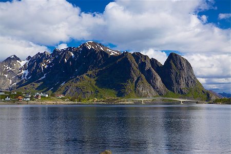simsearch:400-06946273,k - Mountain peaks of scenic Lofoten islands in Norway on sunny summer day Photographie de stock - Aubaine LD & Abonnement, Code: 400-06945551
