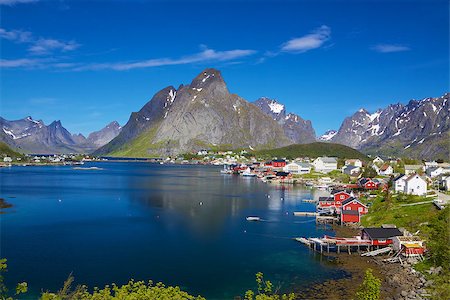 simsearch:400-06557083,k - Picturesque fishing town of Reine by the fjord on Lofoten islands in Norway Stockbilder - Microstock & Abonnement, Bildnummer: 400-06946232