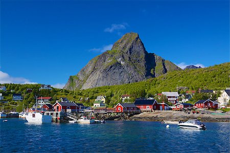 simsearch:400-06557083,k - Picturesque town of Reine by the fjord on Lofoten islands in Norway Stockbilder - Microstock & Abonnement, Bildnummer: 400-06946274