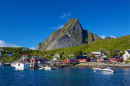 simsearch:400-07313859,k - Picturesque town of Reine by the fjord on Lofoten islands in Norway Foto de stock - Super Valor sin royalties y Suscripción, Código: 400-06946274