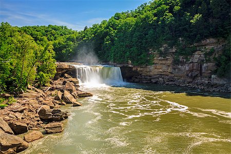 river usa scenic spring - Scenic view of Cumberland falls in southern Kentucky in spring Stock Photo - Budget Royalty-Free & Subscription, Code: 400-06947080