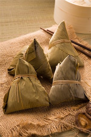 bazhang chinese dumplings, zongzi usually taken during duanwu festival occasion Foto de stock - Super Valor sin royalties y Suscripción, Código: 400-06948579