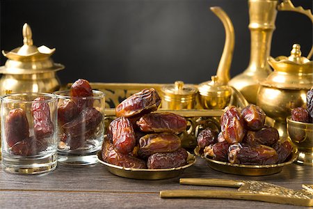 saoudien (relatif à l'arabie saoudite) - ramadan food also known as kurma , Palm dates Photographie de stock - Aubaine LD & Abonnement, Code: 400-06948589