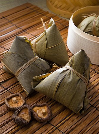 bazhang chinese dumplings, zongzi usually taken during duanwu festival occasion Foto de stock - Super Valor sin royalties y Suscripción, Código: 400-06948581