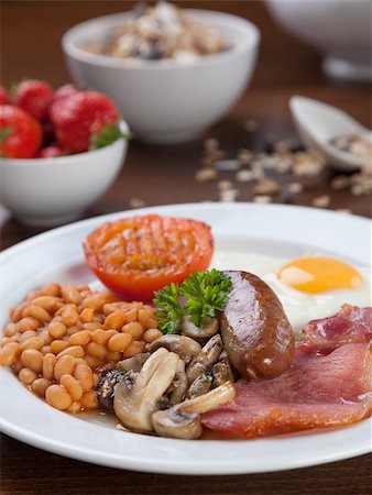 english breakfast baked beans recipe - Tasty looking full English breakfast Stock Photo - Budget Royalty-Free & Subscription, Code: 400-06950594