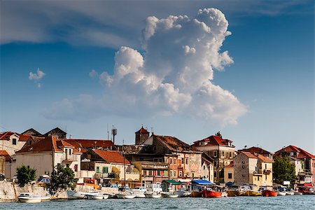 simsearch:400-07040947,k - Medieval City of Omis on the River Cetina, Dalmatia, Croatia Photographie de stock - Aubaine LD & Abonnement, Code: 400-06950672