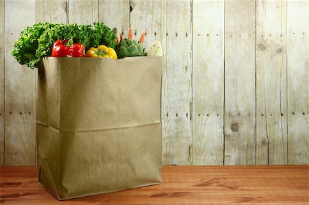 Bagged Grocery Produce Items on a Wooden Plank Fotografie stock - Microstock e Abbonamento, Codice: 400-06953084