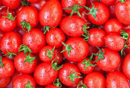 Healthy food, background. Red tomatoes with dew Photographie de stock - Aubaine LD & Abonnement, Code: 400-07036237