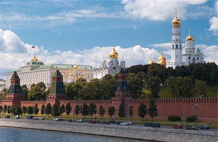 simsearch:400-07299937,k - Moscow Kremlin. The Grand Kremlin Palace and waterfront at sunny summer day. Stock Photo - Budget Royalty-Free & Subscription, Code: 400-07036439