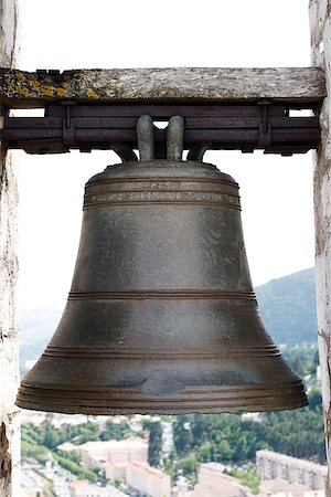 Big old bell in the tower of the citadel of Sisteron. Provence, France Foto de stock - Super Valor sin royalties y Suscripción, Código: 400-07036678