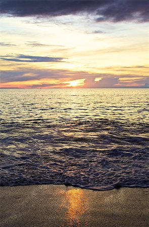 simsearch:400-08011198,k - beautiful sunset over Andaman Sea, in Thailand Photographie de stock - Aubaine LD & Abonnement, Code: 400-07038336