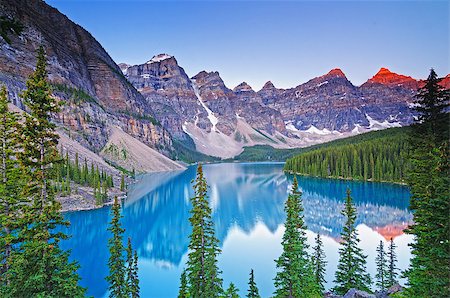 Moraine Lake, Banff, Alberta Fotografie stock - Microstock e Abbonamento, Codice: 400-07044780