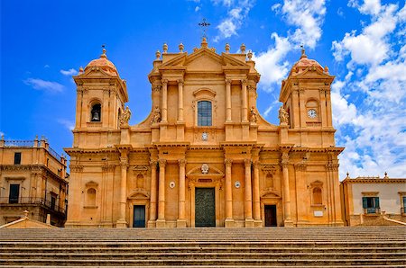 simsearch:400-05316566,k - Baroque style cathedral in old town Noto, Sicily, Italy Foto de stock - Royalty-Free Super Valor e Assinatura, Número: 400-07048166