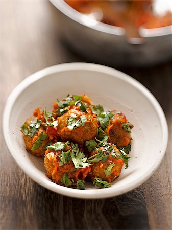 simsearch:400-09096113,k - close up of meatballs in tomato sauce Photographie de stock - Aubaine LD & Abonnement, Code: 400-07048312