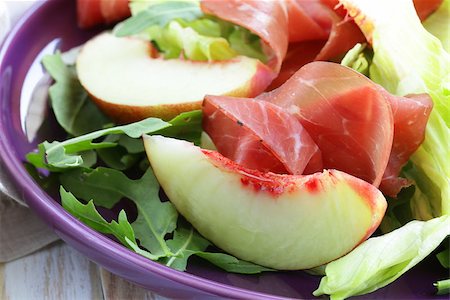 simsearch:400-06485512,k - gourmet salad with peaches and bresaola (smoked beef) Stock Photo - Budget Royalty-Free & Subscription, Code: 400-07048705