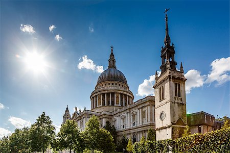 simsearch:400-07896956,k - Saint Paul's Cathedral in London on Sunny Day, United Kingdom Stock Photo - Budget Royalty-Free & Subscription, Code: 400-07040884