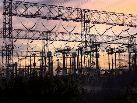 plant of electricity - typical power lines, pylon and electrical substation Stock Photo - Budget Royalty-Free & Subscription, Code: 400-07041097