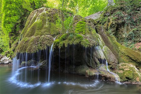 porojnicu (artist) - Waterfall Bigar. Located at the intersection with the parallel 45 in Romania. Photographie de stock - Aubaine LD & Abonnement, Code: 400-07041213
