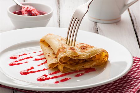 raysay (artist) - light summer breakfast with hot pancake and raspberry jam Foto de stock - Royalty-Free Super Valor e Assinatura, Número: 400-07042828