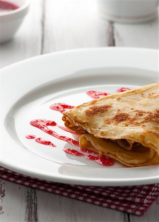 simsearch:400-07042820,k - light summer breakfast with hot pancake and raspberry jam Stock Photo - Budget Royalty-Free & Subscription, Code: 400-07042831