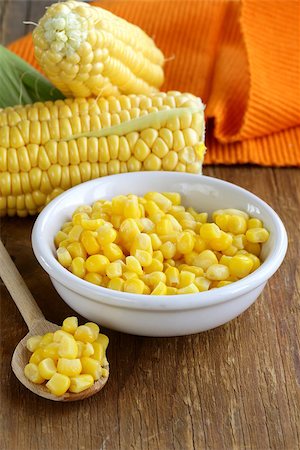 simsearch:824-07310382,k - Canned corn in a bowl, and fresh cobs Stockbilder - Microstock & Abonnement, Bildnummer: 400-07055102