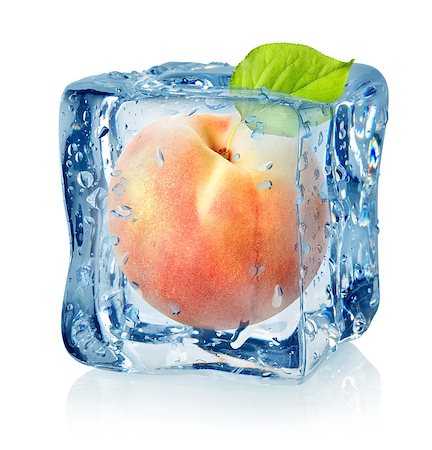 fresh glass of ice water - Ice cube and peach isolated on a white background Foto de stock - Super Valor sin royalties y Suscripción, Código: 400-07055911