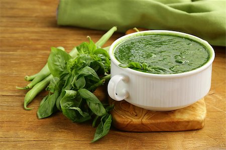 green cream soup of spinach and green peas in white bowl Stock Photo - Budget Royalty-Free & Subscription, Code: 400-07060881