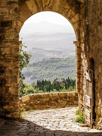 pienza - An image of a Tuscany landscape in Italy Foto de stock - Super Valor sin royalties y Suscripción, Código: 400-07061727