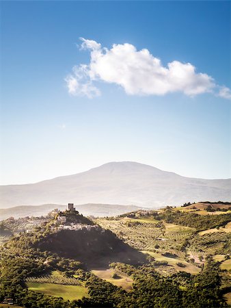 simsearch:400-07296321,k - An image of a Tuscany landscape in Italy Foto de stock - Super Valor sin royalties y Suscripción, Código: 400-07061729