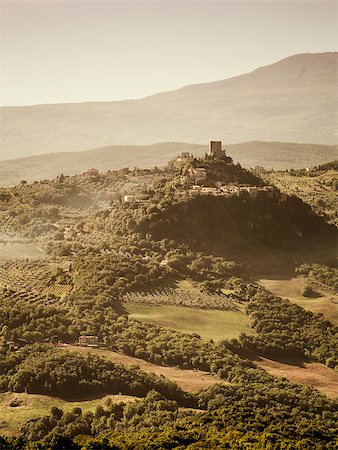 simsearch:400-07296321,k - An image of a Tuscany landscape in Italy Foto de stock - Super Valor sin royalties y Suscripción, Código: 400-07061731