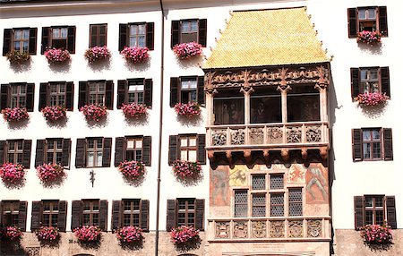 simsearch:400-07307815,k - Golden roof in Innsbruck, Austria Stock Photo - Budget Royalty-Free & Subscription, Code: 400-07061870